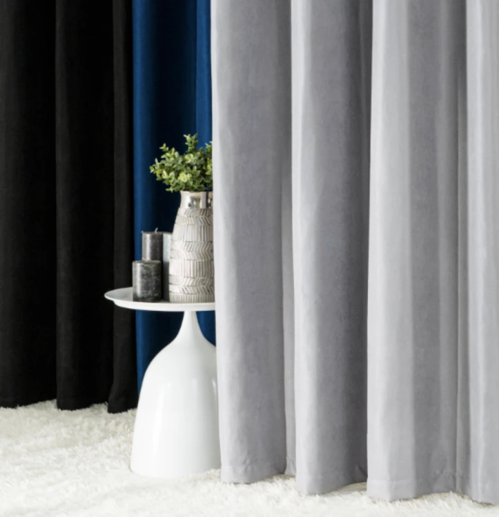 Zasłona welwetowa blackout 140x260 cm pastelowa szara na przelotkach, elegancka przyciemniająca