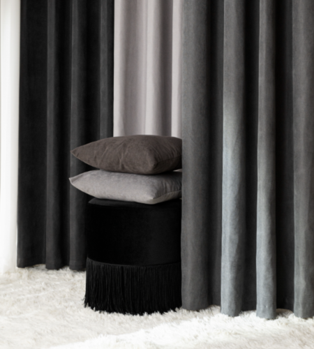 Zasłona welwetowa blackout 140x260 cm ciemna szara na przelotkach, elegancka przyciemniająca