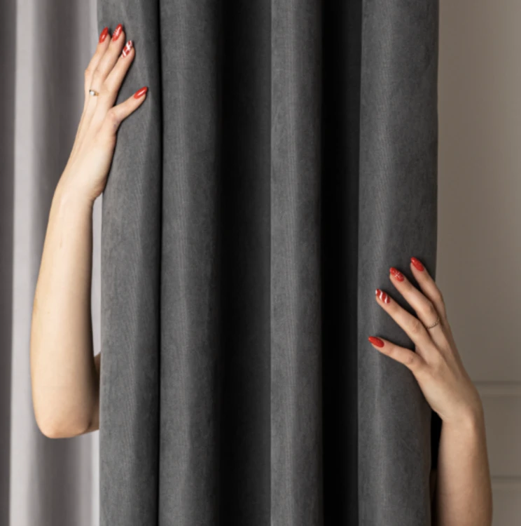 Zasłona welwetowa blackout 140x260 cm ciemna szara na przelotkach, elegancka przyciemniająca